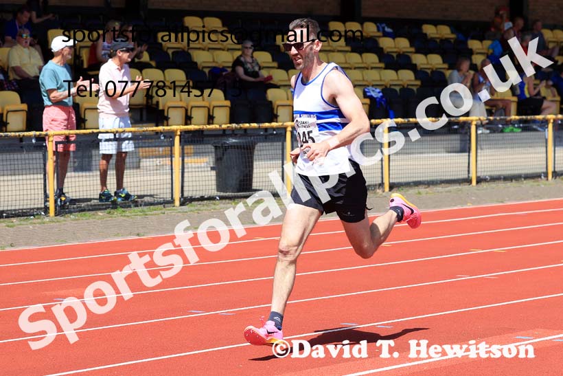 Mens 400 metres, 2024 NE Masters Track and Field Champs., Monkton Stadium, Jarrow.  Photo: David T. Hewitson/Sports for All Pics